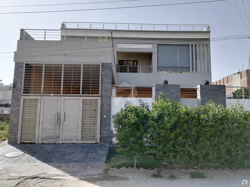 سہگل سٹی سمندری روڈ فیصل آباد میں 5 کمروں کا 12 مرلہ مکان 1.4 کروڑ میں برائے فروخت۔