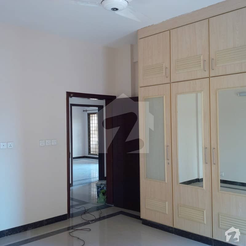 2-3 Bed Flat, West Open, 5th Fl, with LIFT in Askari 5