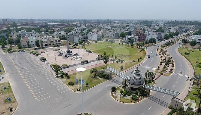 چٹی راجگن روڈ جہلم میں 7 مرلہ رہائشی پلاٹ 47 لاکھ میں برائے فروخت۔