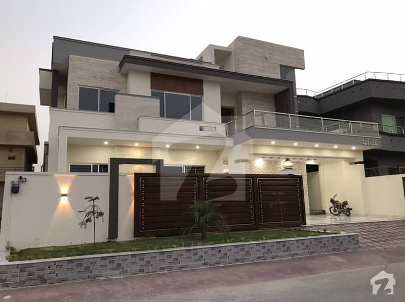 One Kanal Brand New House For Sale