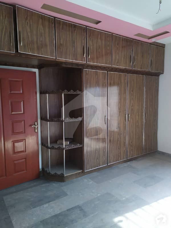 ریحان گارڈن لاہور میں 4 کمروں کا 10 مرلہ مکان 1.3 کروڑ میں برائے فروخت۔