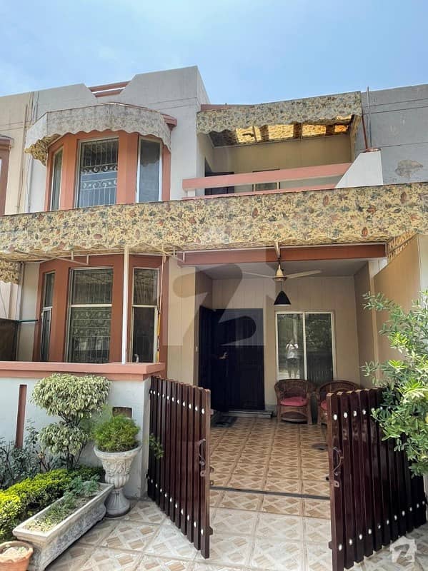 ایڈن ویلیو ہومز ایڈن لاہور میں 4 کمروں کا 5 مرلہ مکان 1.2 کروڑ میں برائے فروخت۔
