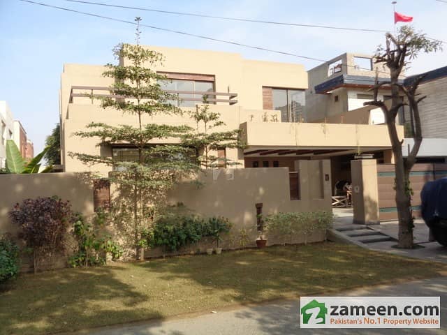1 Kanal Superb Location Bungalow In Sui Gas Society Phase 1 For Sale