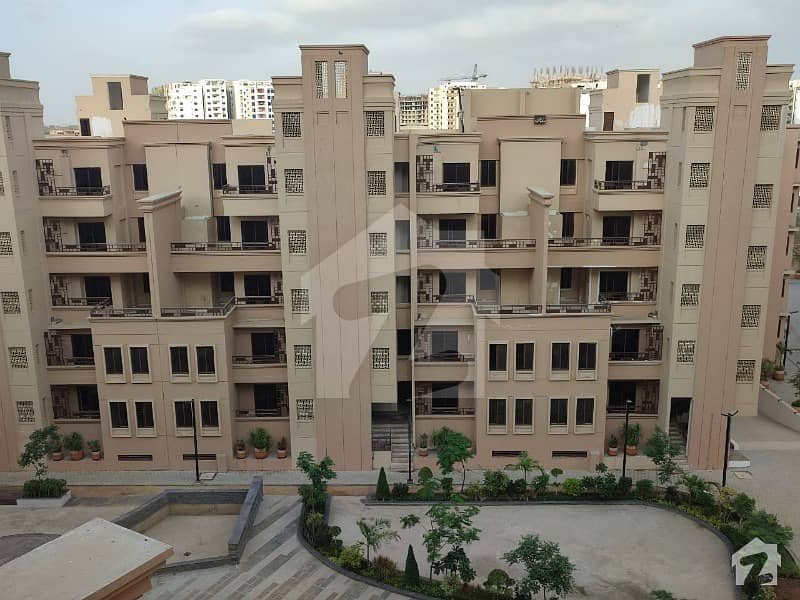 جناح ایونیو کراچی میں 3 کمروں کا 7 مرلہ فلیٹ 1.4 کروڑ میں برائے فروخت۔