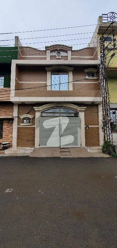 گلستان کالونی نمبر 1 فیصل آباد میں 3 کمروں کا 4 مرلہ مکان 1.6 کروڑ میں برائے فروخت۔
