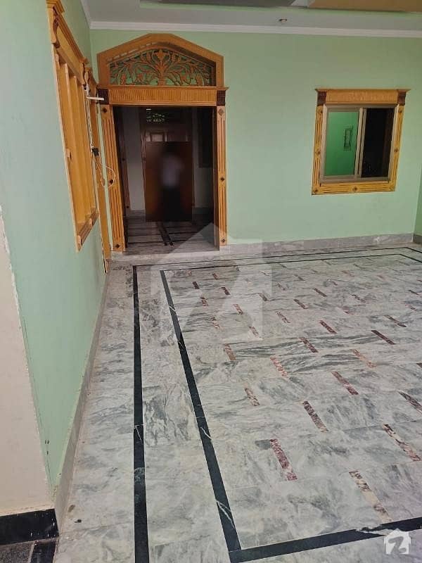 ورسک روڈ پشاور میں 3 کمروں کا 7 مرلہ بالائی پورشن 30 ہزار میں کرایہ پر دستیاب ہے۔