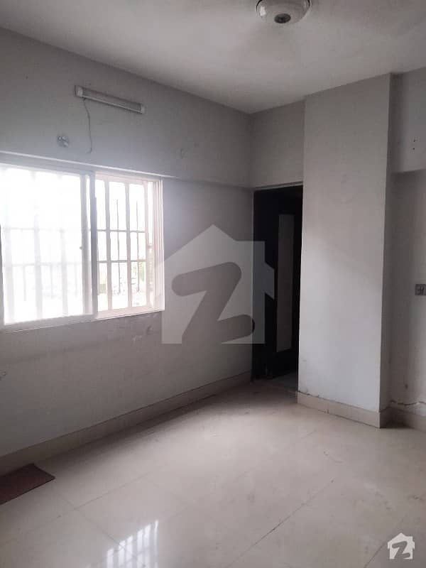 Well Maintained 3rd Floor Flat In Farhan sequare