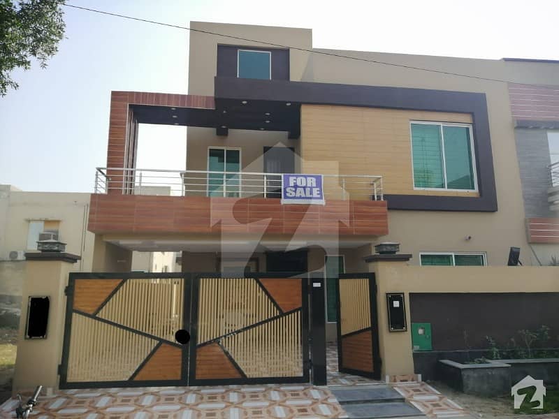 A Beautiful 10 Marla House For Sale In Talha Block Sector E Bahria Town Lahore