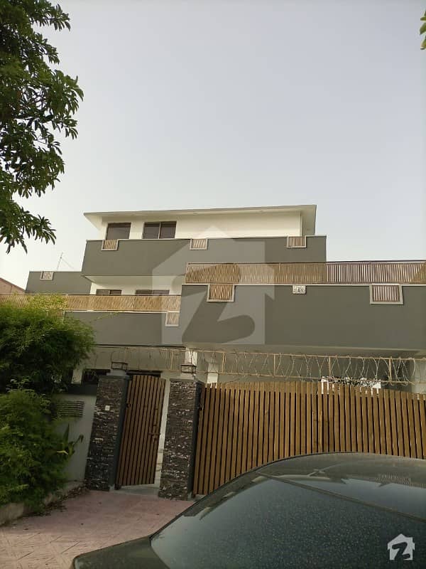 A 600 Yards House On Main Double Road Of G-15 For Sale
