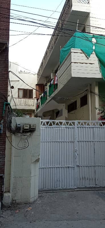 ایمپریس روڈ لاہور میں 6 کمروں کا 12 مرلہ مکان 4 کروڑ میں برائے فروخت۔ ایمپریس روڈ لاہور میں 6 کمروں کا 12 مرلہ مکان 4 کروڑ میں برائے فروخت۔