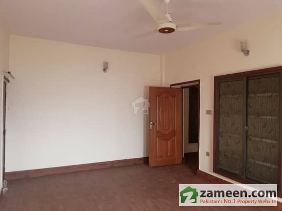 Flat For sale At Old Anarkali Food Street