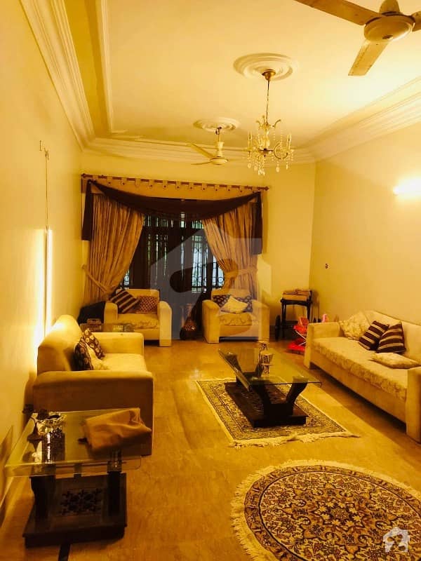 ڈی ایچ اے فیز 6 ڈی ایچ اے کراچی میں 4 کمروں کا 10 مرلہ مکان 4.85 کروڑ میں برائے فروخت۔