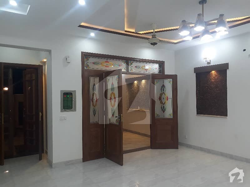 آئی ای پی انجینئرز ٹاؤن لاہور میں 5 کمروں کا 9 مرلہ مکان 2.25 کروڑ میں برائے فروخت۔