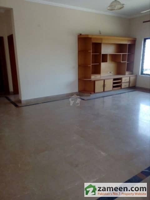 Spacious Upper Portion Is Available For Rent In Phase-4 Dha Hot Location