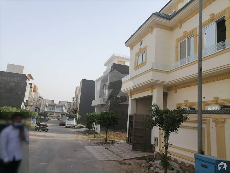 الکبیر ٹاؤن رائیونڈ روڈ لاہور میں 3 کمروں کا 3 مرلہ مکان 80 لاکھ میں برائے فروخت۔