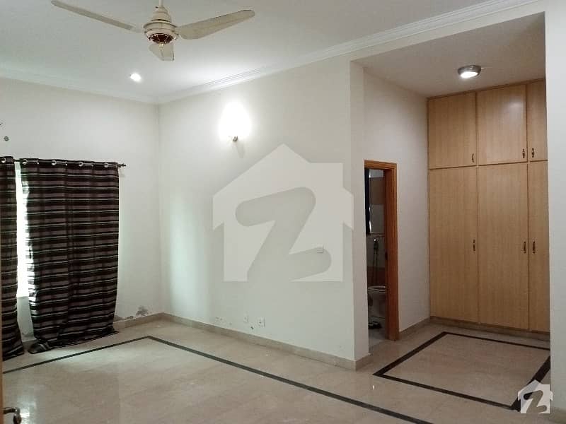 Beautiful 3 Bedroom Upper Portion Sector A