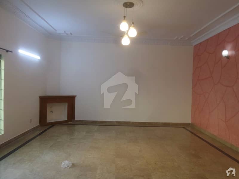 Affordable House For Rent In Zeeshan Colony