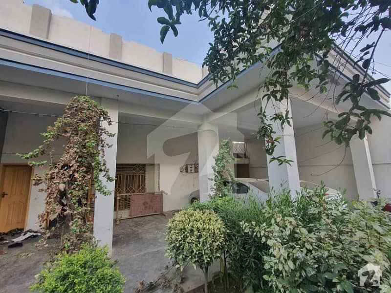 ادرز ڈیرہ اسماعیل خان میں 7 کمروں کا 18 مرلہ مکان 2.1 کروڑ میں برائے فروخت۔