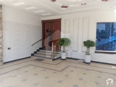 1 Kanal Beautiful Corner House Newly Constructed For Sale 1 Kanal Beautiful Corner House Newly Constructed For Sale
