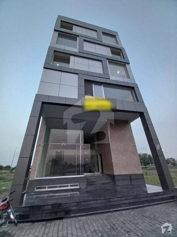 ڈی ایچ اے 9 ٹاؤن ڈیفنس (ڈی ایچ اے) لاہور میں 1 کمرے کا 8 مرلہ عمارت 3 لاکھ میں کرایہ پر دستیاب ہے۔