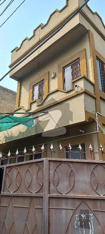 علامہ اقبال ٹاؤن لاہور میں 4 کمروں کا 10 مرلہ مکان 1 لاکھ میں کرایہ پر دستیاب ہے۔
