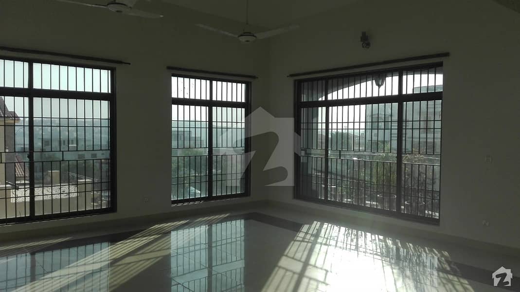10 Marla Upper Portion For Rent In Zeeshan Colony
