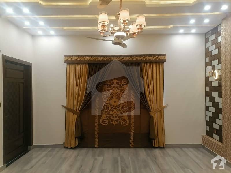 10 Marla luxury house for rent bahria town Lahore
