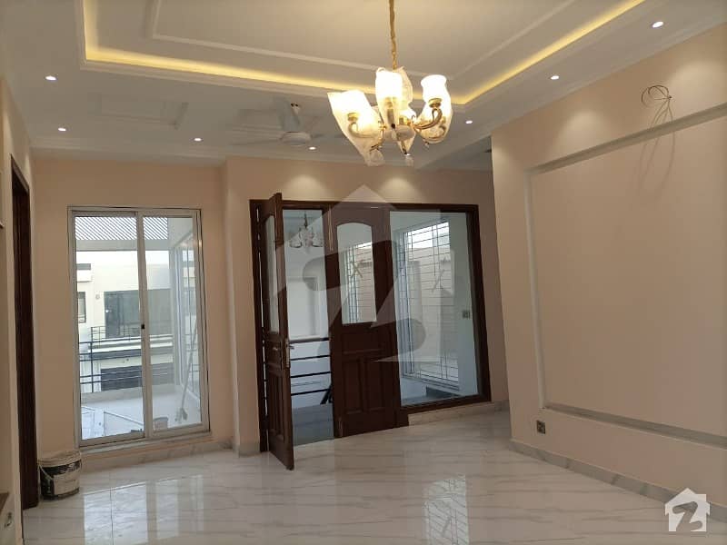 1 Kanal Brand New Luxurious Upper Portion For Rent In Hbfc Society