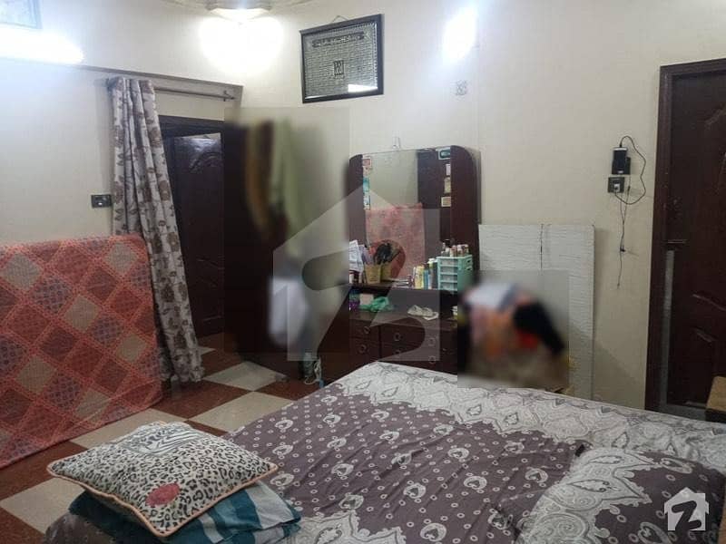 شادمان ٹاؤن - سیکٹر 14 / بی شادمان نارتھ ناظم آباد کراچی میں 2 کمروں کا 5 مرلہ فلیٹ 75 لاکھ میں برائے فروخت۔