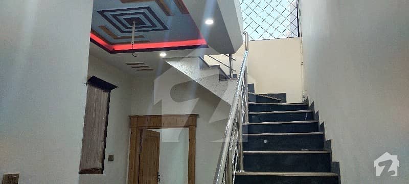 ورسک روڈ پشاور میں 3 کمروں کا 2 مرلہ مکان 40 لاکھ میں برائے فروخت۔