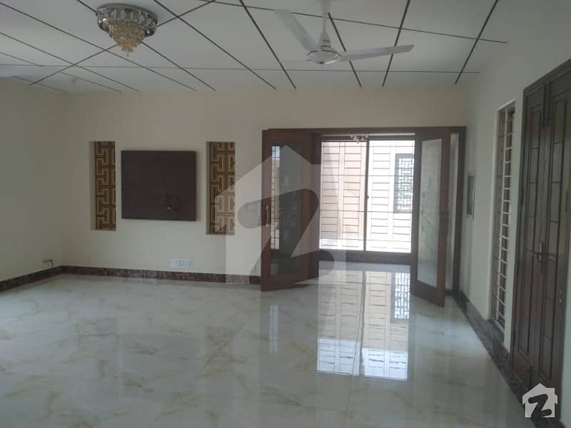 Prominently-Located 4500 Square Feet Upper Portion Available In Dha Phase 7 - Block Z1