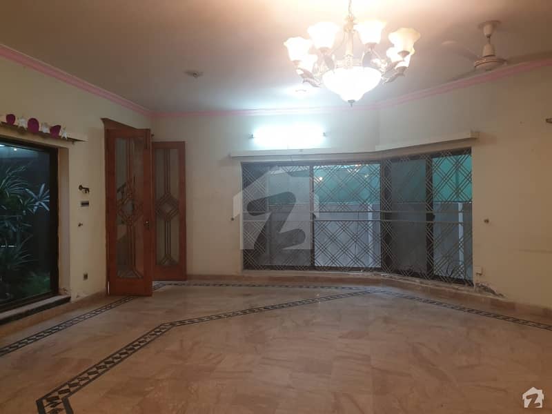 1 Kanal House In Central Nadeem Shaheed Road For Sale