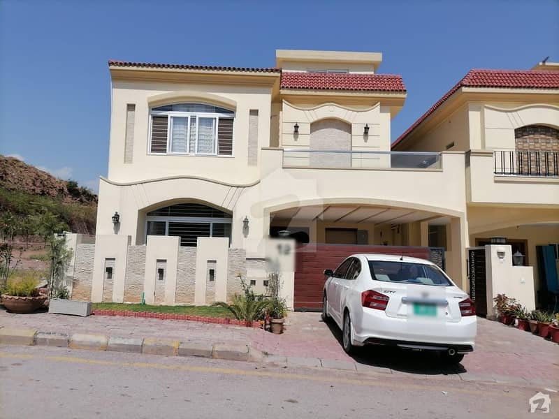 Bahria Town 10 Marla House Up For Sale
