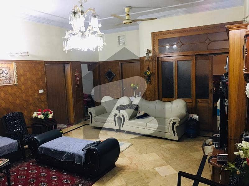 فیصل ٹاؤن ۔ بلاک ڈی فیصل ٹاؤن لاہور میں 4 کمروں کا 10 مرلہ مکان 80 ہزار میں کرایہ پر دستیاب ہے۔