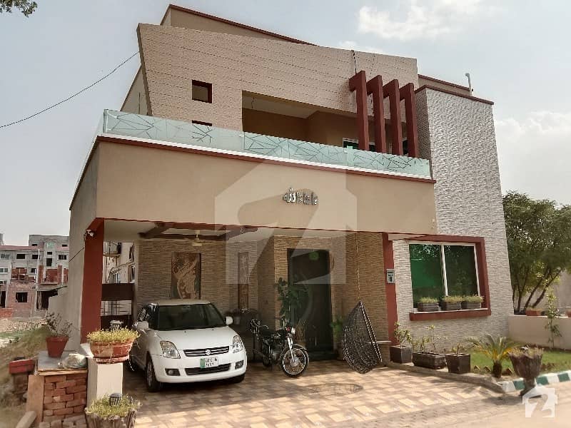 12 Marla Newly Built House Fully Furnished For Sale 12 Marla Newly Built House Fully Furnished For Sale