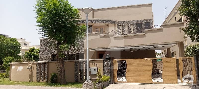 بحریہ ٹاؤن فیز 4 بحریہ ٹاؤن راولپنڈی راولپنڈی میں 5 کمروں کا 18 مرلہ مکان 4.75 کروڑ میں برائے فروخت۔