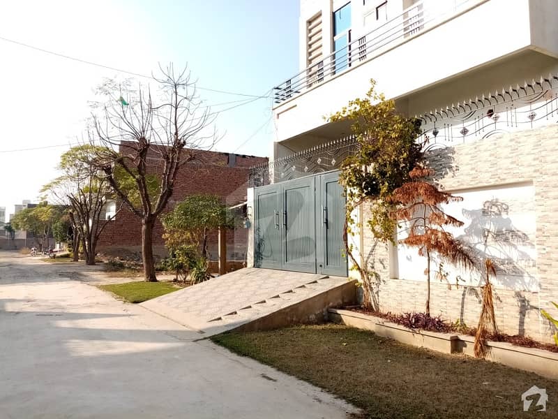 Beautifully Constructed House Is Available For Rent In Canal View