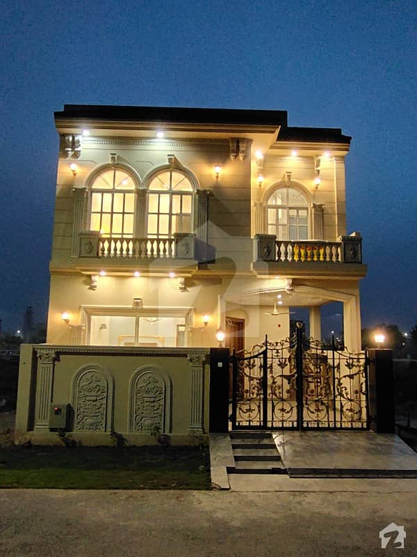ڈی ایچ اے 9 ٹاؤن ڈیفنس (ڈی ایچ اے) لاہور میں 3 کمروں کا 5 مرلہ مکان 1.77 کروڑ میں برائے فروخت۔