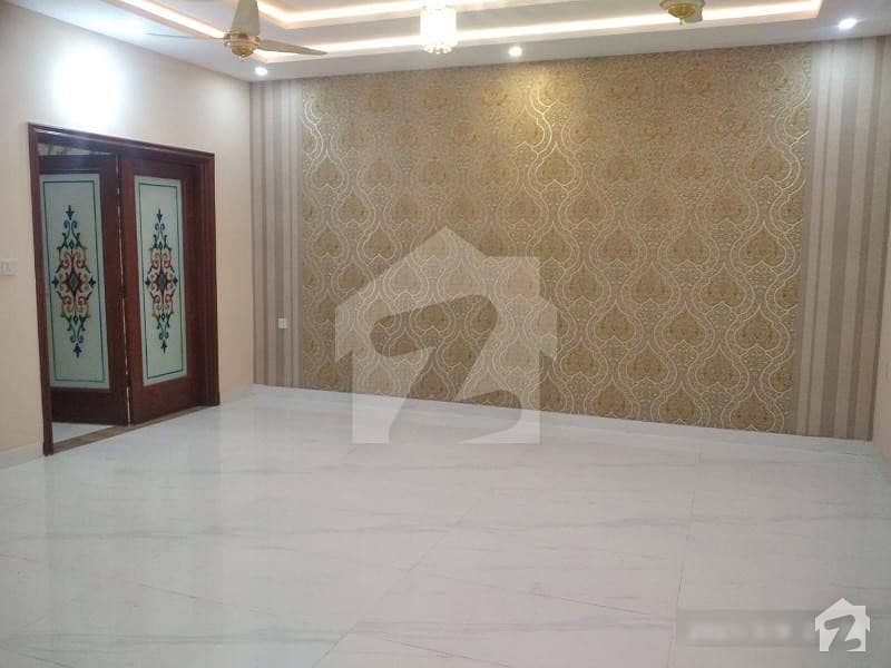 ایڈن ویلی فیصل آباد میں 5 کمروں کا 7 مرلہ مکان 2.5 کروڑ میں برائے فروخت۔