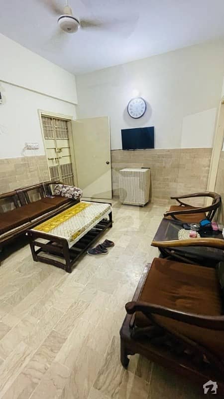 3Rooms VIP Flat For Sell In Latifabad Direct Owner 3Rooms VIP Flat For Sell In Latifabad Direct Owner