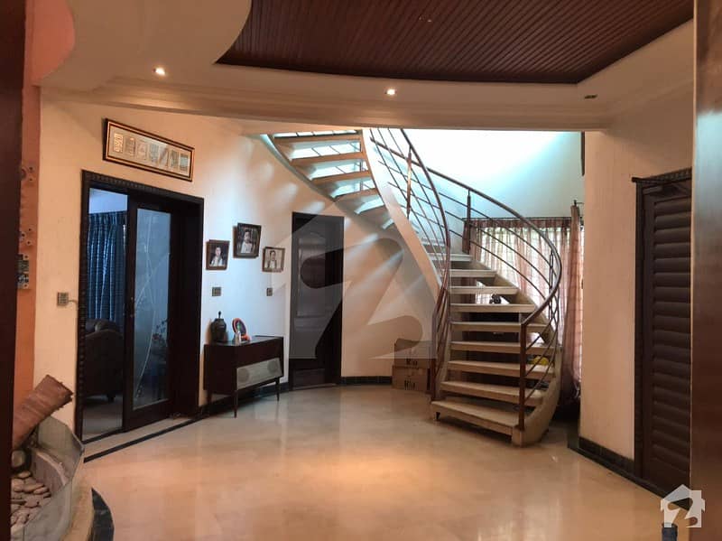 ڈی ایچ اے فیز 4 ڈیفنس (ڈی ایچ اے) لاہور میں 5 کمروں کا 1 کنال مکان 4.22 کروڑ میں برائے فروخت۔