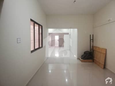 Gulshan-E-iqbal Block 5 Prime Location 200 Sq Yard Office Ground Floor Portion