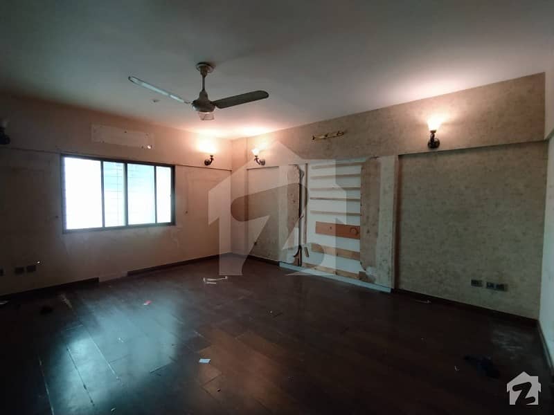 Defence Phase 6 Nishat Commercial 2nd Floor 1800 Sq Ft Flat For Rent With Lift