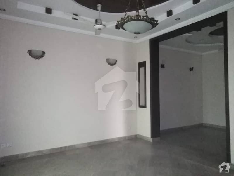 A Centrally Located Upper Portion Is Available For Rent In Lahore