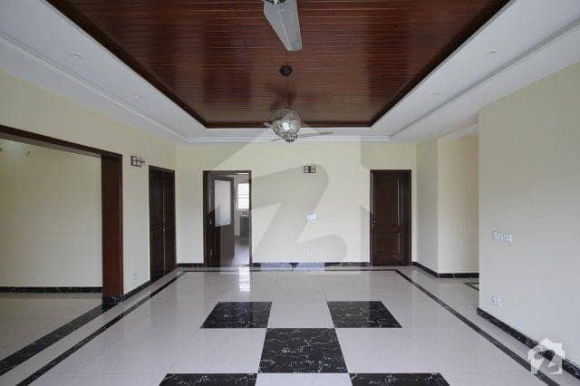 1 Kanal Upper Portion With 2 Car Parking For Rent