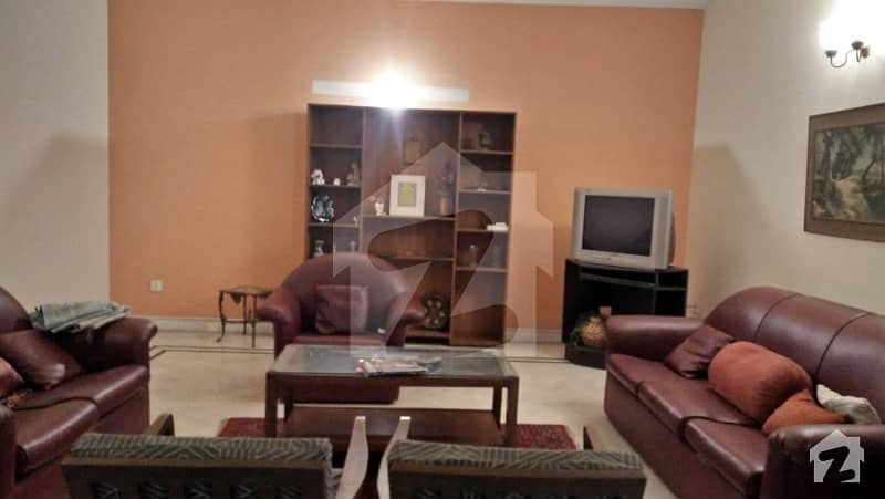 Beautiful 1 Bed Room Available In Dha Lahore  Girls Only
