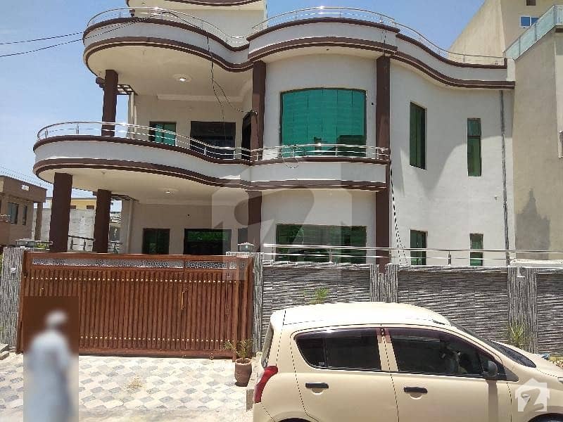 سوان گارڈن اسلام آباد میں 4 کمروں کا 12 مرلہ مکان 2.2 کروڑ میں برائے فروخت۔
