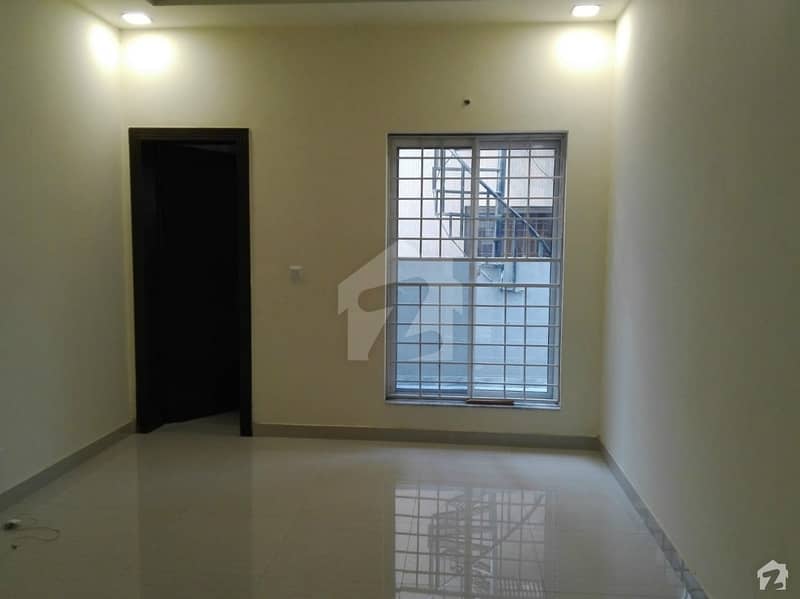 900 Square Feet Flat Ideally Situated In G-10