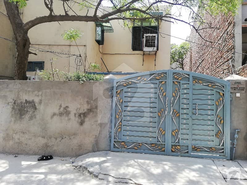سمن آباد لاہور میں 4 کمروں کا 12 مرلہ مکان 2.5 کروڑ میں برائے فروخت۔
