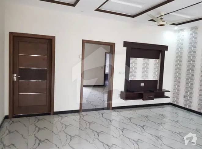 Vvip Beautiful 5 Marla Upper Portion Available 4 Rent In Sabzazar J Block Lahore